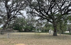 822 Market St, Pleasanton, TX 78064