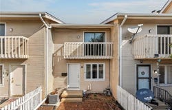 1014 W Maple Avenue, Independence, MO 64050