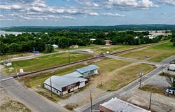 15 E Foley AVE, Eufaula, OK 74432