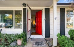 60 NE 23RD St, Gresham, OR 97030