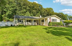 59 Derby Place, Smithtown, NY 11787