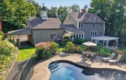 37 Champeaux, Brimfield, MA 01010