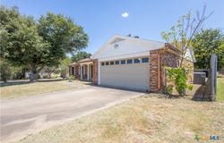 1504 W 6th Street, McGregor, TX 76657