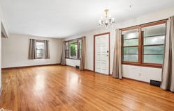 104 W Second St., Mount Pleasant, IA 52641