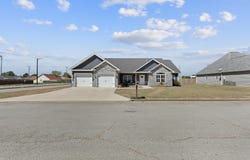 2207 W Greystone Square, Webb City, MO 64870