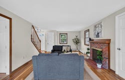 10 Hemlock Rd, Andover, MA 01810