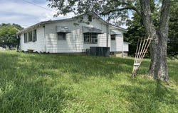 921 Fowler St, Clinton, TN 37716