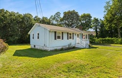 109 Lincoln Rd, Rockland, MA 02370