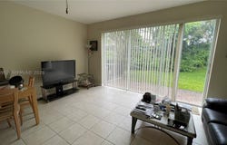 1015 Pipers Cay Dr, West Palm Beach, FL 33415