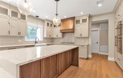 22 Northern Parkway E, Plainview, NY 11803