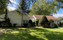 39 Freemont Lane, Coram, NY 11727