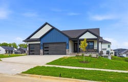604 Rock Ridge Rd, Tiffin, IA 52340