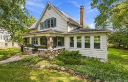 727 N First Street, Geneva, IL 60134