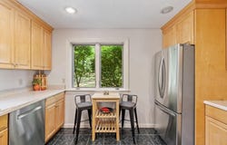 77 Parkhurst Dr, Westford, MA 01886