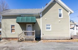 10 Green St, Leominster, MA 01453