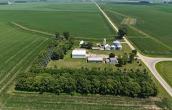 211 11th St, Hills, MN 56138