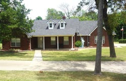 610 S Lillis Lane, Denison, TX 75020