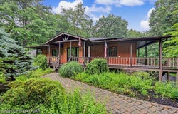 304 Devils Hole Road, Cresco, PA 18326