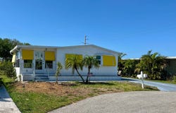 906 Orinoco, Venice, FL 34285