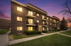 940 N Rohlwing Road, Addison, IL 60101