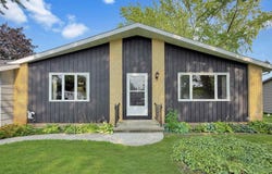 130 BARTON Road, OSHKOSH, WI 54904