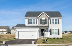 25 LILLICH DRIVE, ABBOTTSTOWN, PA 17301