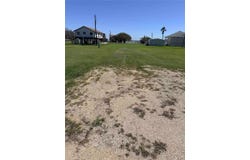1912 Bayview Dr, Palacios, TX 77465