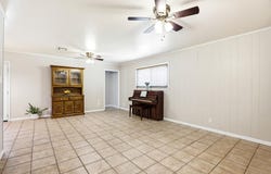 125 Glendale St, Luling, TX 78648