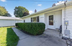 555 Norvell Beach Drive, Brooklyn, MI 49230
