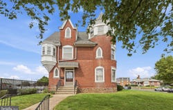 300 S BROAD Street, LANSDALE, PA 19446