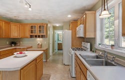 13 Lantern Drive, Sandown, NH 03873