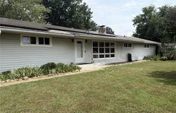 1020 Walnut Street, Cabool, MO 65689