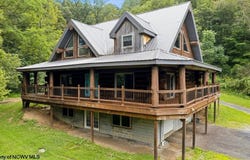 95 Victoria Street, Lost Creek, WV 26385