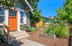 918 C St, Springfield, OR 97477