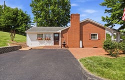 103 Prospect Ave, Galax, VA 24333