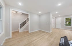 806 E 2Nd St, Plainfield City, NJ 07062-1004