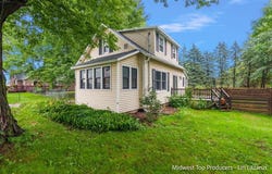 4393 Division Street, Wayland, MI 49348