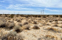 2 Sandstone Road, Phelan, CA 92301