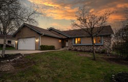9541 W Ruby Ave, Wauwatosa, WI 53225