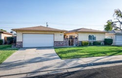 518 W Beverly Drive, Clovis, CA 93612