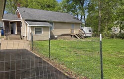 215 E Jane Street, Bellevue, MI 49021