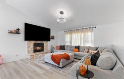 1096 E Libby Ct, Oak Creek, WI 53154