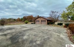 8898 E St Rt, Mayfield, KY 42066