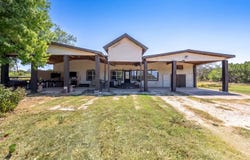 751 Deer Forest Dr, Pipe Creek, TX 78063