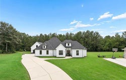 617 DEASON Street, Picayune, MS 39466