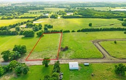 393 Private Road 33261, Sumner, TX 75486