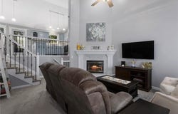 207 Lakeview Drive, Smithville, MO 64089