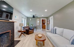 807 S PEARL St, Centralia, WA 98531