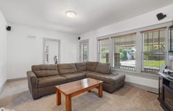 709 E Monroe Street, Mount Pleasant, IA 52641