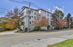 96 River Road, Manchester, NH 03104